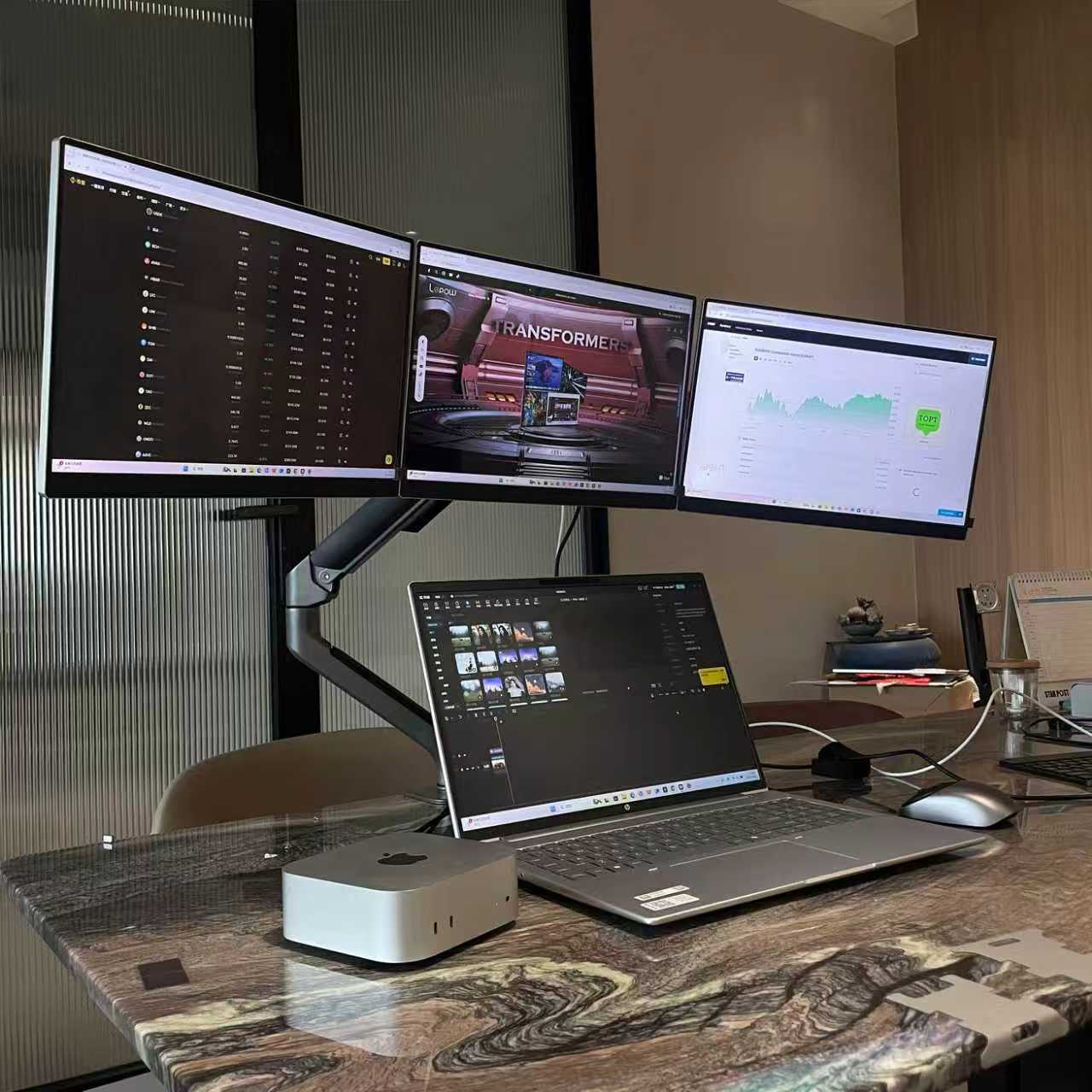 AocAmity TriCreate 16″ Silver Edition – Modular Triple-Screen Freedom